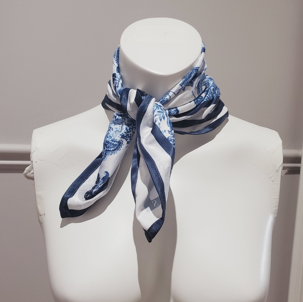 GUESS Navy/White Paisley Mini Shawl Scarf
